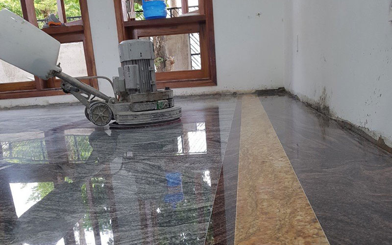 Sàn đá đã được đánh bóng lên sáng đẹp như mới lắp