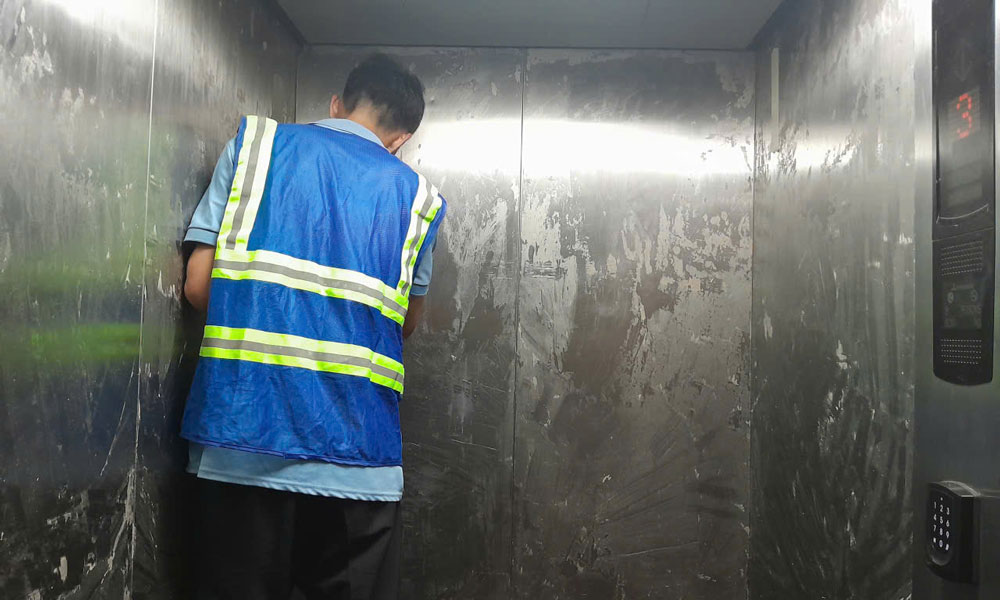 Xử lý keo sau khi gỡ bỏ lớp Decal