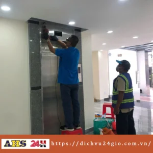 đánh bóng thang máy inox
