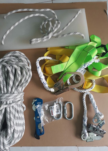 Bộ du dây lau kính