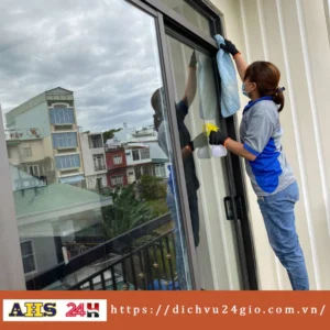vệ sinh kính văn phòng