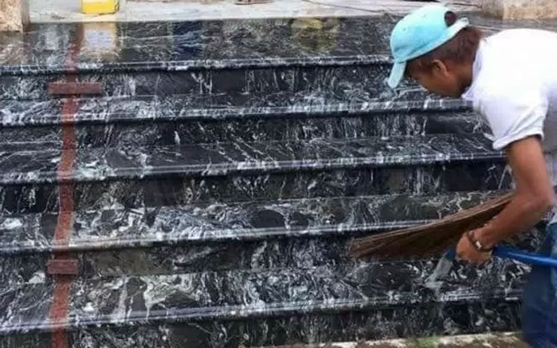 Đánh bóng bậc tam cấp