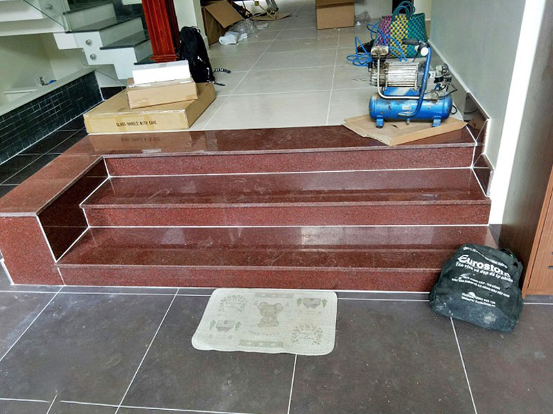 Đánh bóng bậc tam cấp