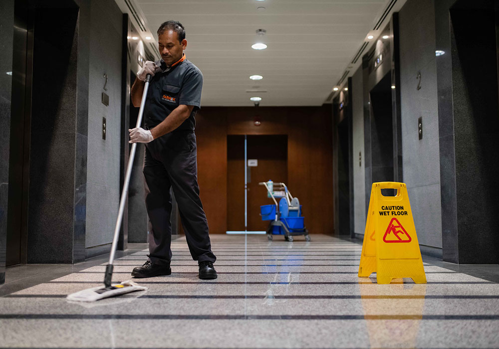 Vệ sinh sạch mặt sàn đá