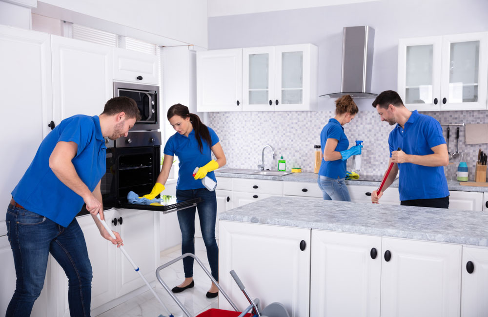 cung cấp dịch vụ cho khách hàng